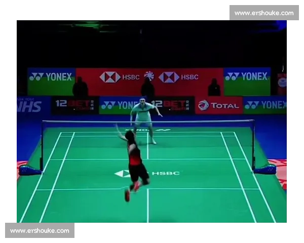 羽毛球锦标赛精彩对决赛场上演 精英选手齐聚展现巅峰竞技风采 - 副本 - 副本